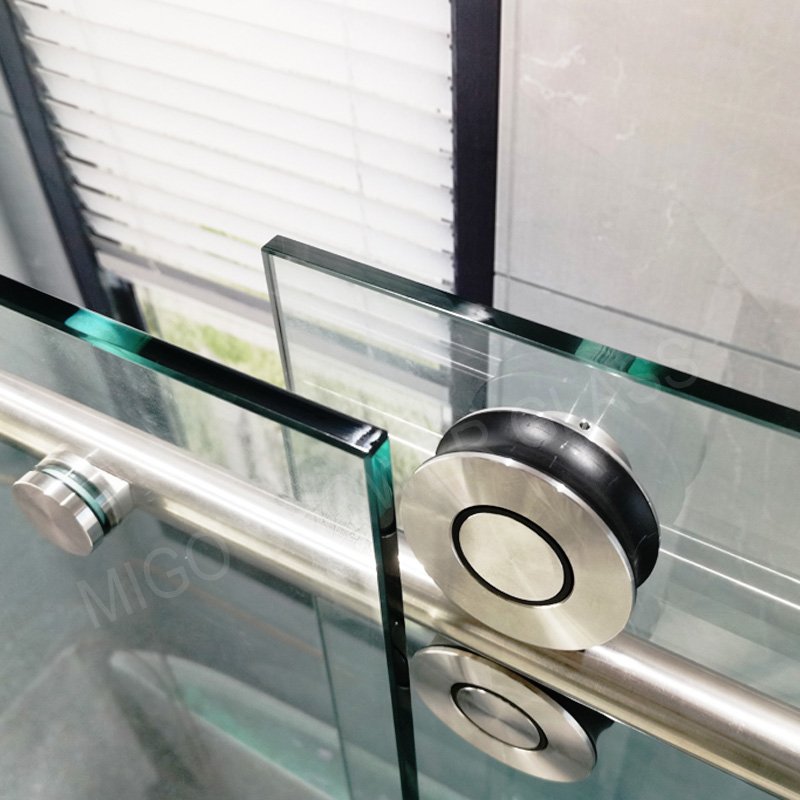 Sliding shower door